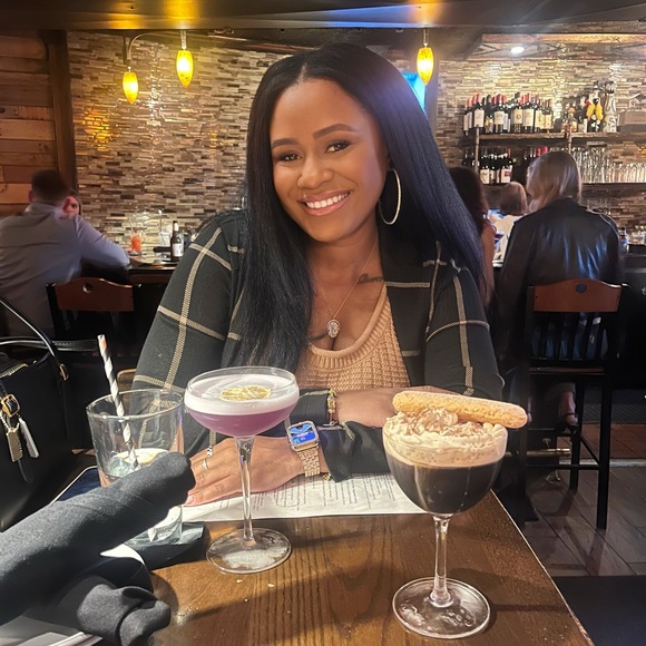 Meet your Posher, Rianna - Picture 2 of 2